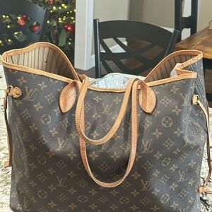 Louis Vuitton Classic Monogram Neverfull GM Tote in Brown Gently Used